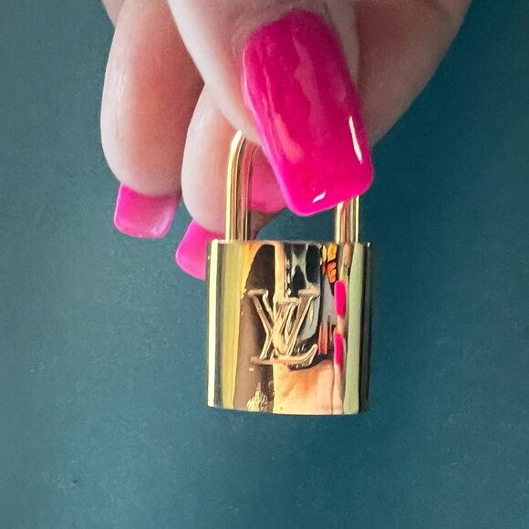 Louis Vuitton PadLock shinny Gold Lock &2 Key Brass Authentic Number 315 - Picture 8 of 8